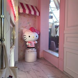 Meet your Posher, Esther